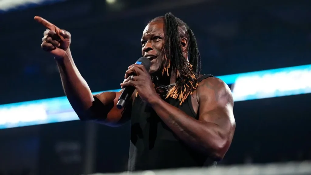 R-Truth’s big SmackDown moment ruined by fans, according to WWE veteran: “They’re bored as sh*t” (Exclusive)