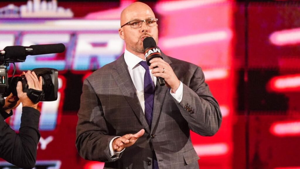 Former WWE champion claims Adam Pearce is a corrupt General Manager
