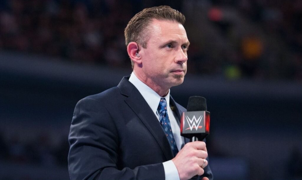 Michael Cole announces 7-time WWE Champion is returning to SmackDown