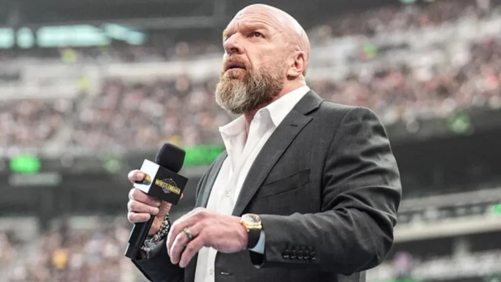 Triple H to turn popular WWE star heel & put major title on him following SmackDown? Possibility explored